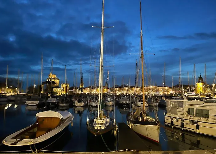 Apartment- La Rochelle Historic City Centre